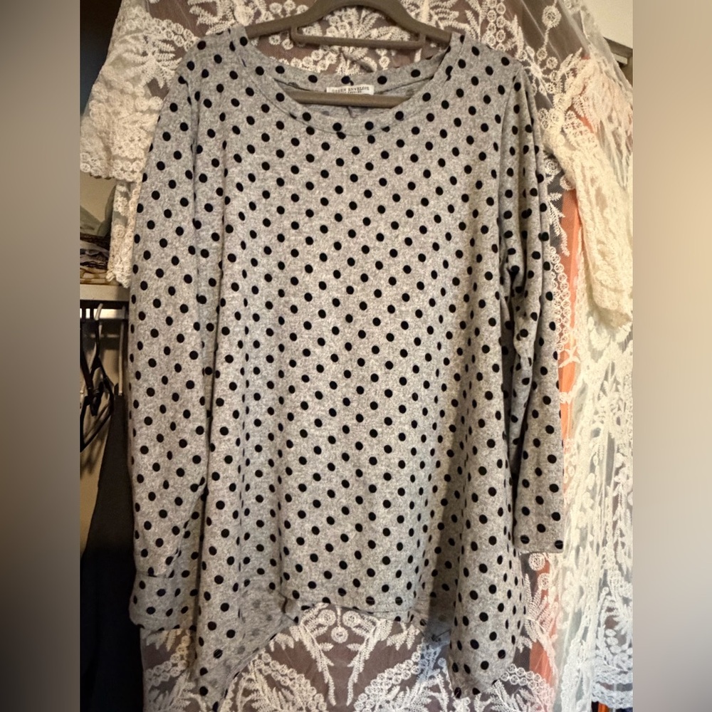 Green Envelope Gray Long Sleeve Polka Dot Tee